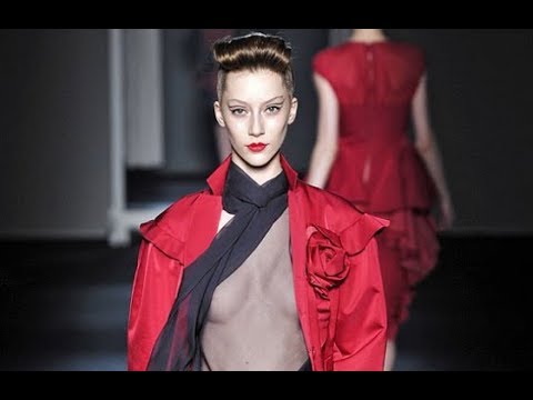 MOSCHINO Fall 2009/2010 Milan - Fashion Channel