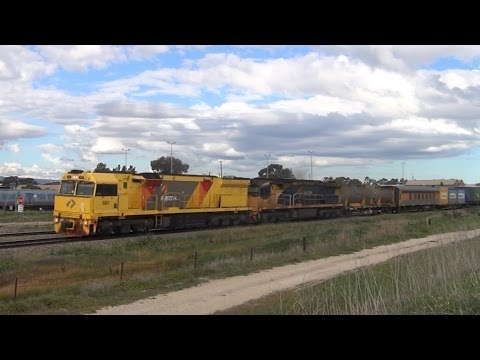 Aurizon 6MP1 slowly makes its way past Dry Creek