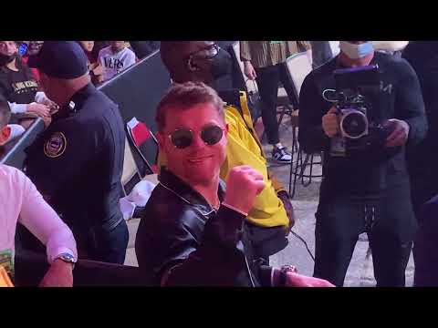 Canelo Alvarez fist bumps the crowd!
