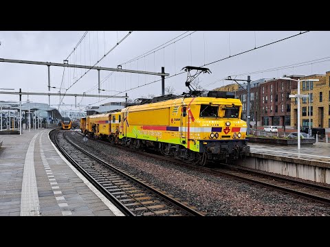 Strukton 1740 vertrekt met Unimat 9 uit Arnhem Centraal