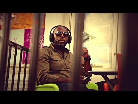 Faya-D - "Avec elle" (Clip officiel)
