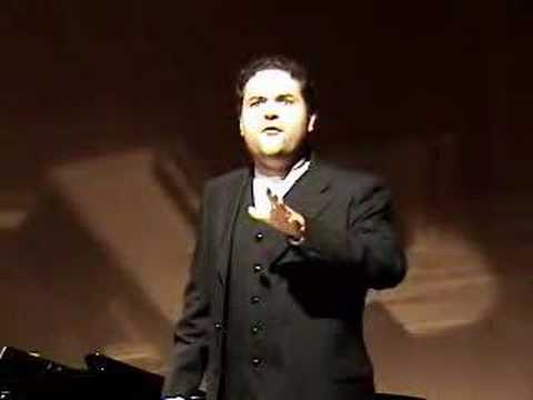Jorge Ocasio sings La Calunnia