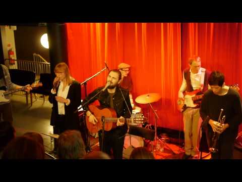 Alexander Ringbäck - Mina ögon är förtärda av gråt (live at Folkteaterns foajé)