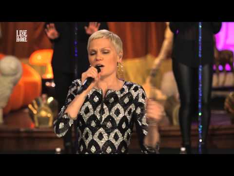 Thumbnail of the video: Jessie J - Teaser Live@Home - @DisneyLand Paris