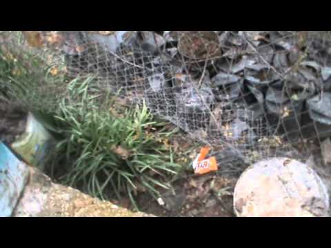 تفكيك بعض القنابل العنقودية التي استهدفت منطقة اللطامنة في ريف حماة من قبل كتيبة أبو عبيدة بن الجراح