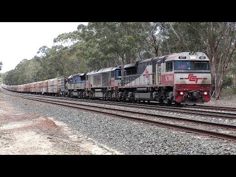 SCT003-CSR005-LDP002 on 5BM9 slow to cross 7MC2 at  Seymour Loop.  22-12-18.  14.14.18.