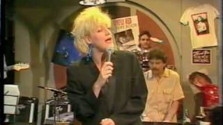 Renee Geyer sings Dock Of The Bay on Late Nite With Jono & Dano