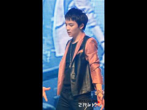 110920 yellow concert - clap by Rickya.com