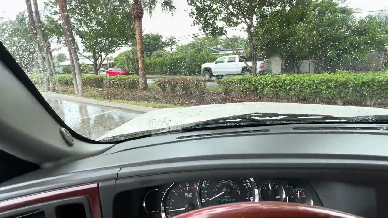 2005 Cadillac Escalade (Test start up and test drive)