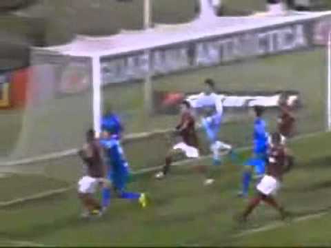 GOL OLÍMPICO DE RONALDINHO GAÚCHO - AVAÍ 3x2 FLAMENGO - 31/08/11 PARADO NA ESQUINA