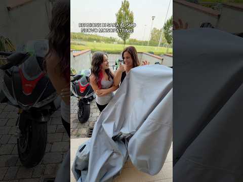 Reazione di Sara al suo nuovo monopattino #humor #comics #comedy #funny #funnyvideo