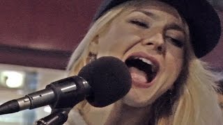 Sammie Jay: "Uptown Funk" - Busking in London