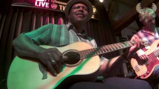 SaRon Crenshaw -  Blues, Stay away from me - Acoustic Live at the BBC (NL)