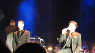 Il Divo Seb introducing his story about turkey/donkey and then the song rejoice.wmv