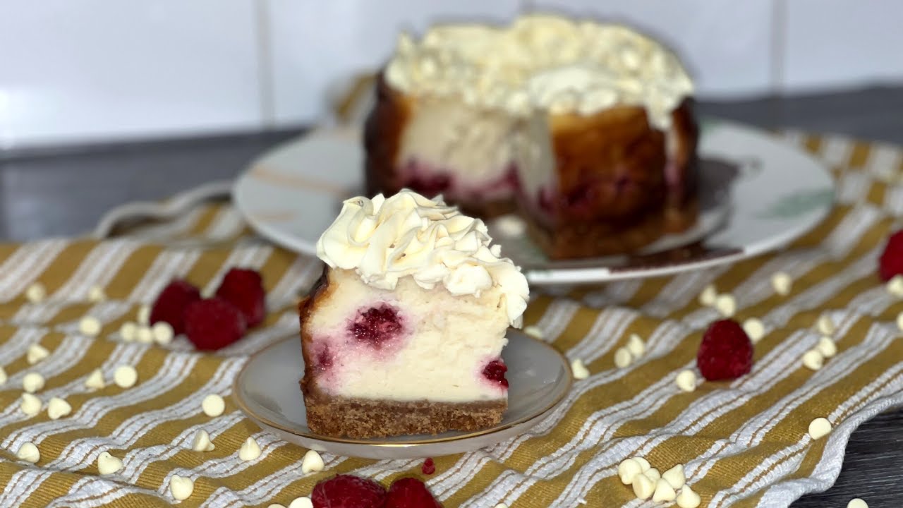 Raspberry & White Chocolate Baked Cheesecake | Baked Cheesecake