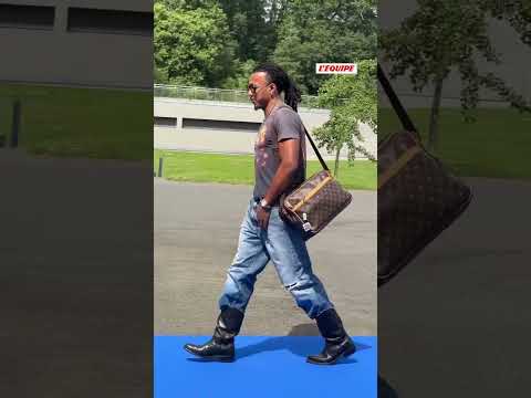 🇫🇷 Le défenseur Jules Koundé est arrivé à Clairefontaine pour préparer la Coupe du monde #football