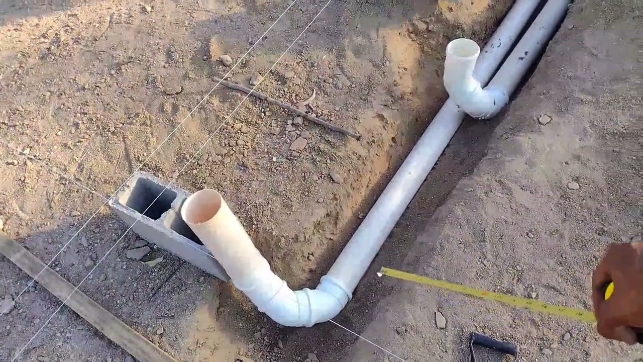 3. FAZENDO O ESGOTO E ENCANAMENTOS NA FUNDAÇÃO RADIER