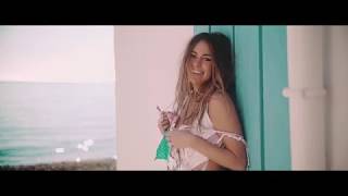 Teaser &#39;Bañarnos en Vaqueros&#39; de la cantante Sofía Ellar