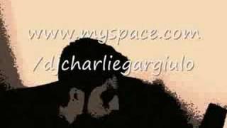 Charlie Gargiulo al pianoforte di casa sua (inedito)