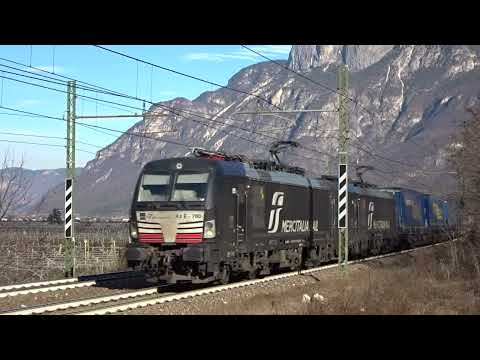Treno merci LKW WALTER a tutta velocità in transito! (FULL HD)