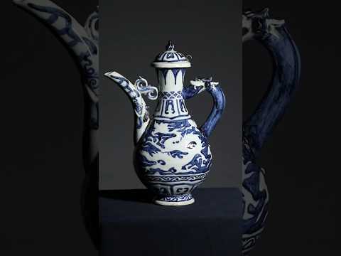 원말명초 청화 운룡문 용수 주자 (元末明初青花云龙纹龙首执壶) A Blue and White Porcelain Ewer with Dragon and Cloud Design