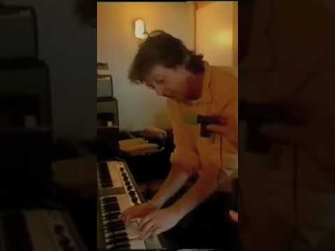 Paul McCartney Shares His Amazing Skills #beatlesforever #interview #paulmccartney