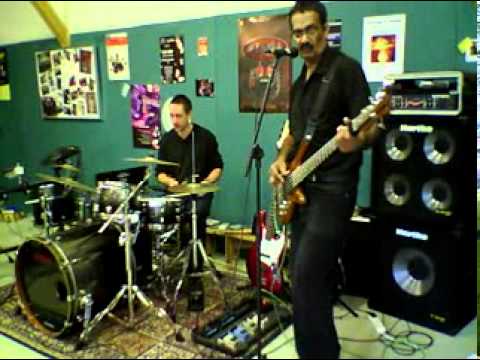 17/8 Beat-Jean Davoisne & Jayen Varma (Drum and Bass Guitar)