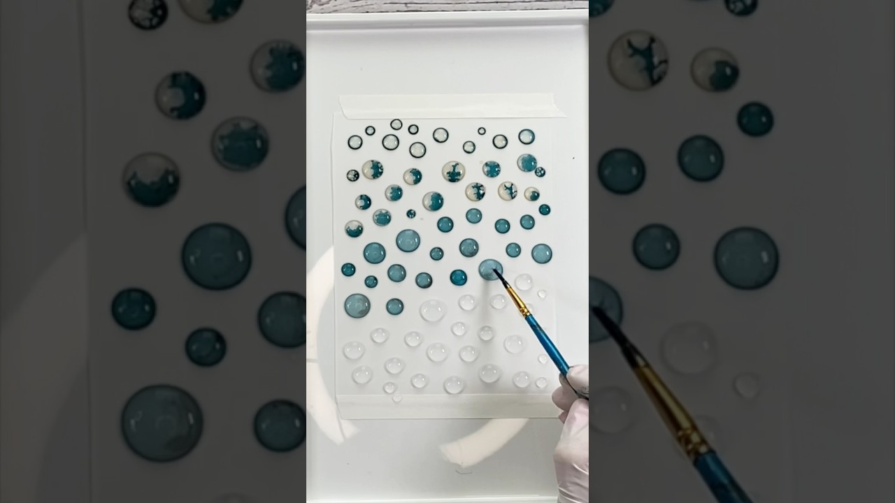 Turn water drops and paint into gorgeous patters perfect for collage papers! #mixedmediatechniques