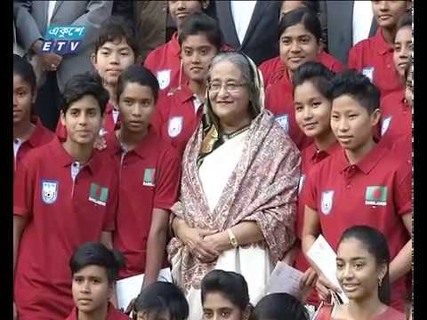 কিশোরী ফুটবলারদের সংবর্ধনা দিলেন প্রধানমন্ত্রী
