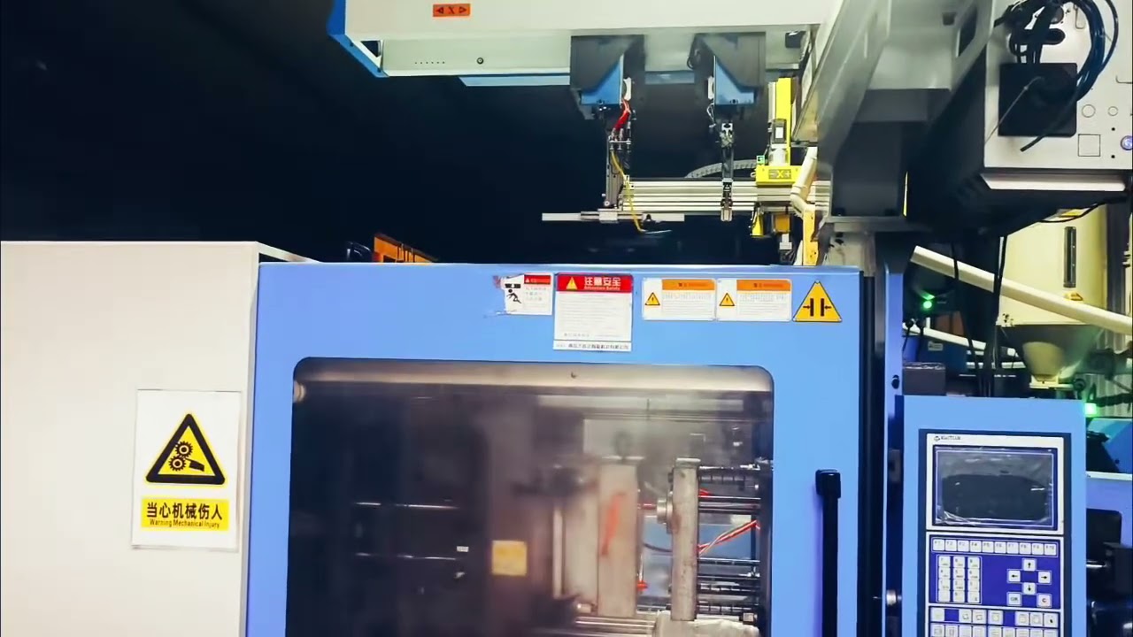 Molding process of soda maker parts