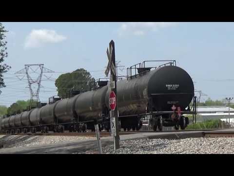 NS 6101 (EMD SD40-2) trails NS V17