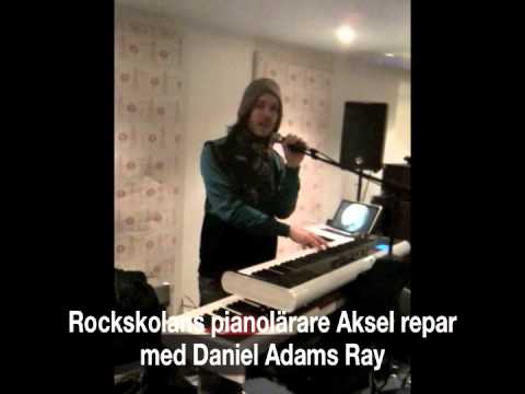 Rockskolans pianolärare Aksel berättar om sitt främsta pedgogiska trick