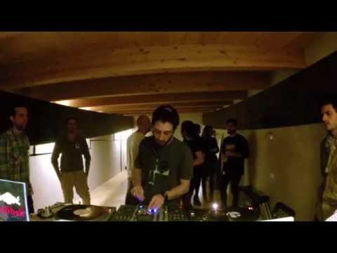 Curl Menghi Clap on the Beat Live Video Show at 2Much studio