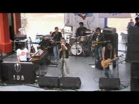 LOS DE ADENTRO  HEY  YA VES