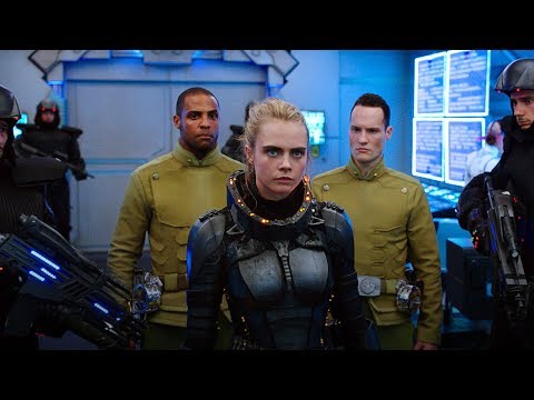 Valerian and the City of a Thousand Planets Tempted To Escape Scene(2017)