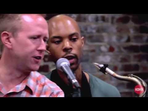 The Grooveliner "Salsa de Pelegro" Live at KDHX 8/20/16