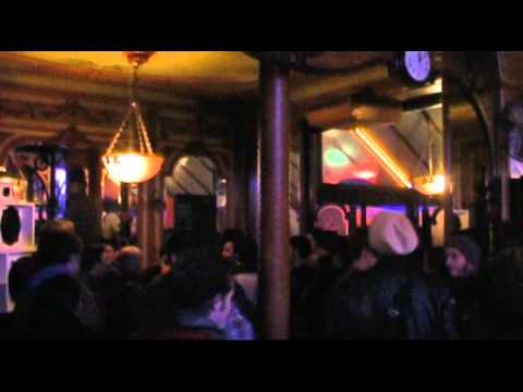 Foundation Hi-Fi meets Roots fi Disco@ l'époque, 16th December 2011.mp4