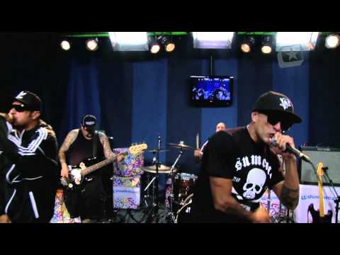 Pavilhão 9 toca "Otários fardados" no Estúdio Showlivre 2012