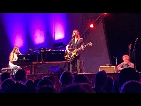 River - Lizzie Weber and Markéta Irglová (First Live Performance)