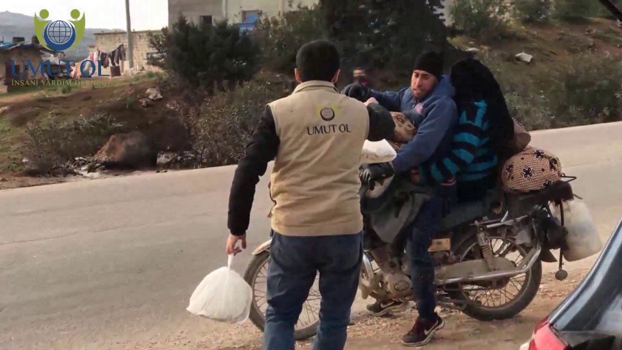 İdlib'in mazlum halkına yemek dağıtımımız devam etmektedir.