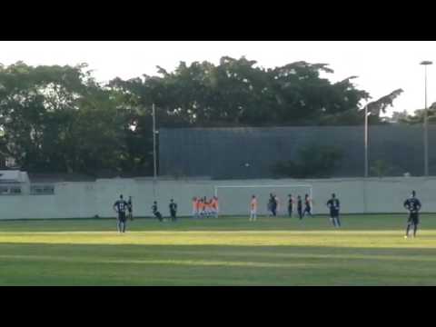 Matheus ( goleiro do nifc ) uma linda defeza.