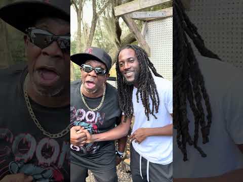 Taste testing with Coondaddy.. Raccoon 🦝 man.. With Smoke in da Country bbq