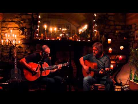 Ari Sheehan and Mick Hoey - Rianoir Live at Johnny'S