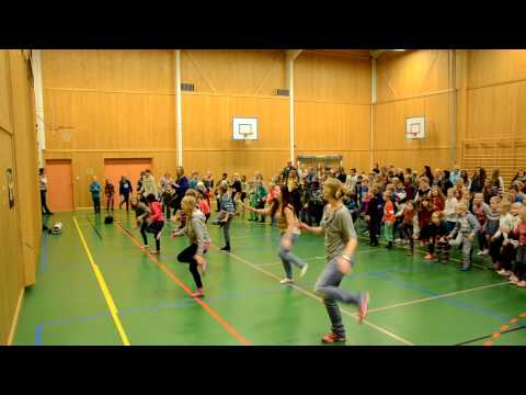Bli med-dansen på Høylandet
