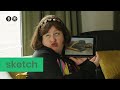 Kijk hoe mooi ze erbij ligt | Debbie en Lara