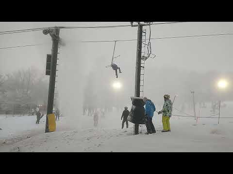 If You Ever Wanted To See A Water Pipe Burst On A Mountain For 13 Minutes, It's A Nonstop Geyser Just Hitting People On Ski Lifts While A Crowd Gathers Around