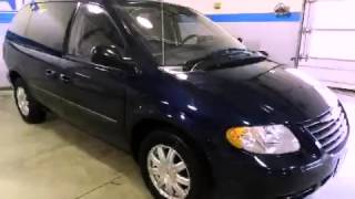 preview picture of video 'Pre-Owned 2005 Chrysler Town Country Milwaukee WI'