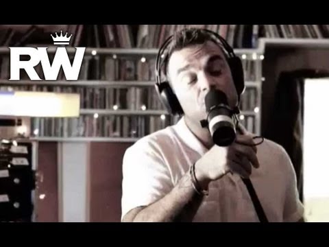 Robbie Williams | Intimacy And Songs | Take The Crown