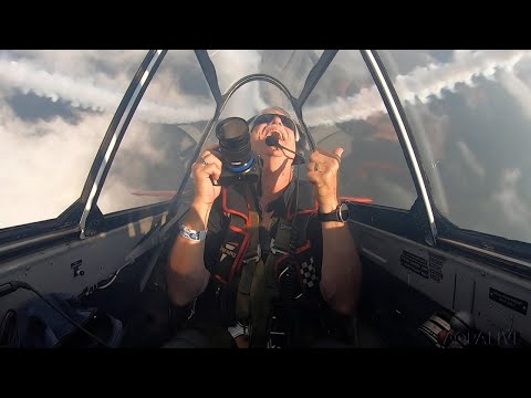 Flying with the AeroShell Aerobatic Team