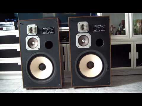 Akai SW-157 3 Way 3 Speaker System